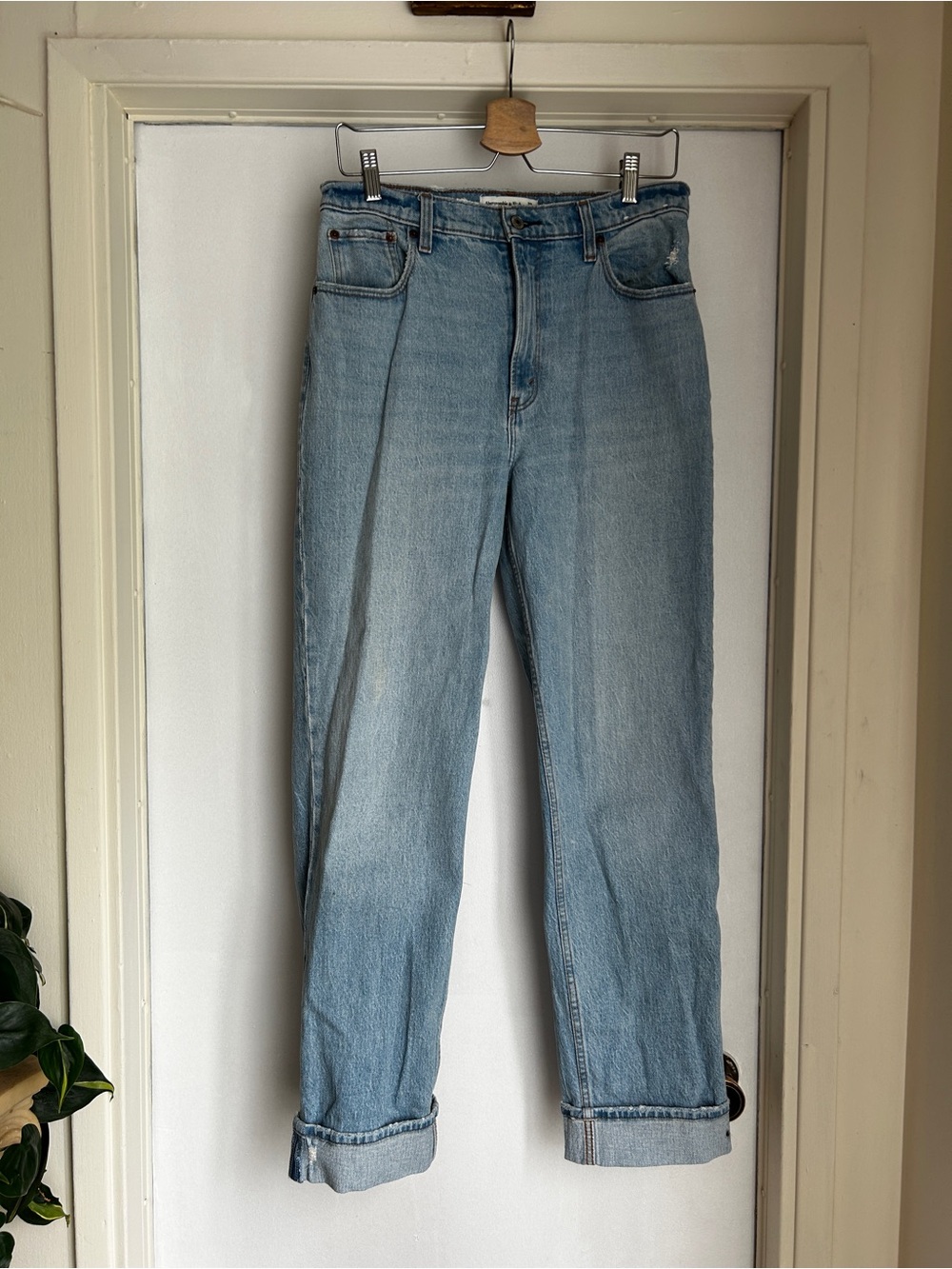 Abercrombie ‘90s Straight Ultra High-Rise - sz 29